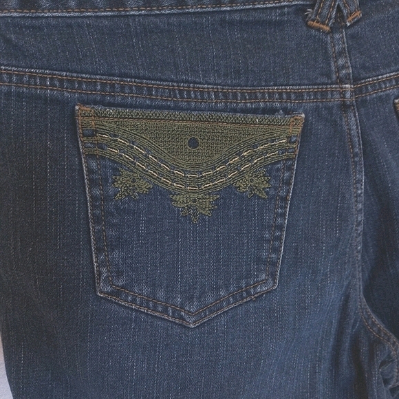 WEAR EVER CLOTHING by Faded Glory♡Ladies Shorts - Picture 5 of 7